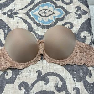 Victoria’s Secret strapless nude bra 32C